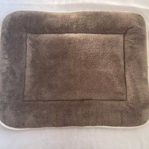 NWOT NEVER BEEN USED dog bed crate pad